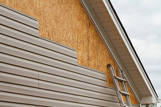 Professional Siding Contractor technician working in Sequim, WA